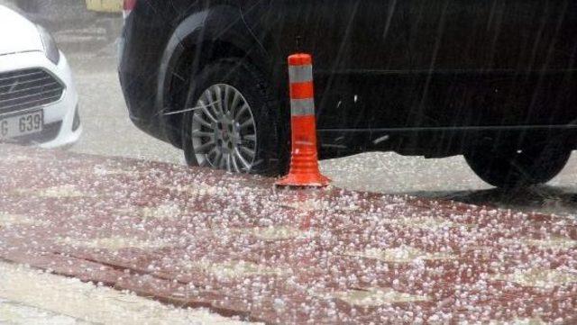 Mardin'de Dolu Yağışı Hayatı Olumsuz Etkiledi