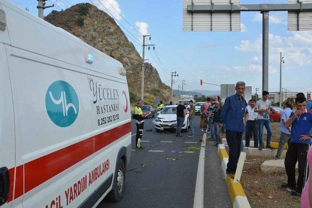 Ortaca’da Otomobil Elektrikli Bisiklete Çarptı; 2 Yaralı