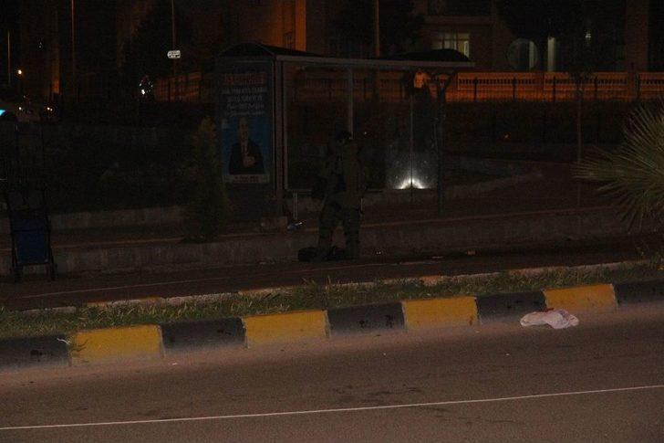 Kaldırımdaki Şüpheli Poşetten Çöp Çıktı G2