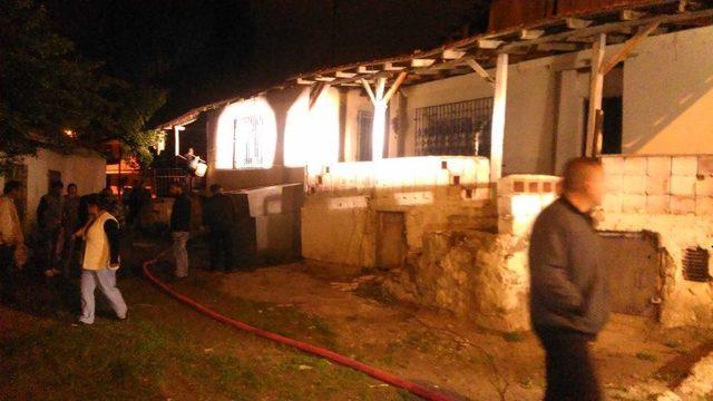 Başkent&rsquo;te Gece Yarısı Korkutan Yangın 3