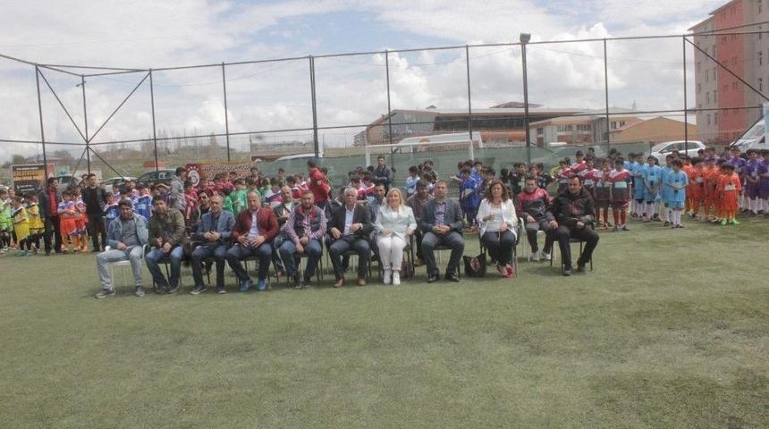 Minikler Futbol Şenliği Başladı