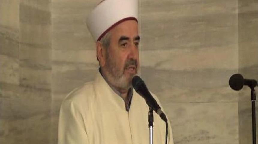 İstanbul M&uuml;ft&uuml;s&uuml; Sabah Namazında Gen&ccedil;lerle Bir Araya Geldi