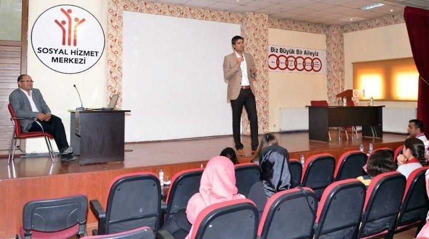 Sevgi Evlerindeki &Ccedil;ocuklara Eğitim