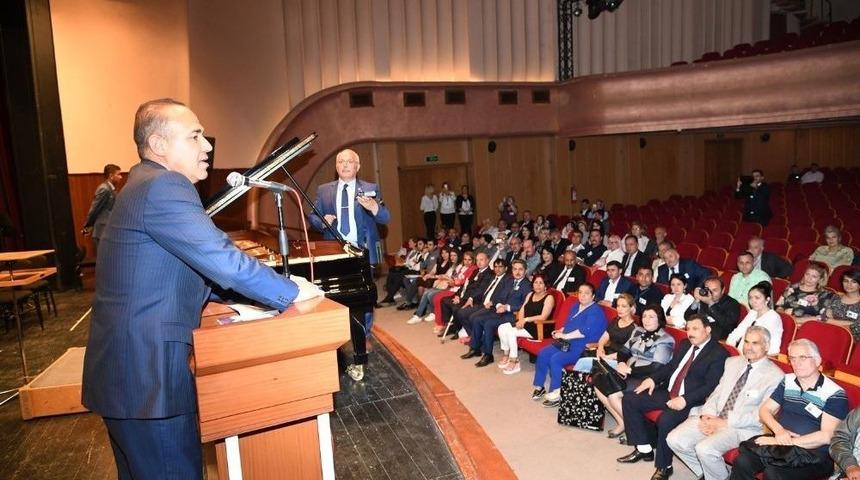 S&ouml;zl&uuml;: "yaşasın T&uuml;rk&ccedil;e Konuşanlar, T&uuml;rk&ccedil;e Yazanlar"