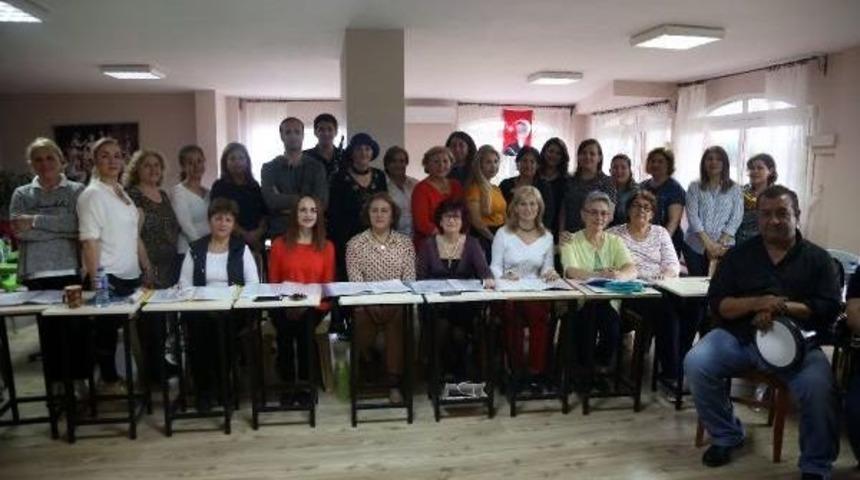 Mersin'de 'b&uuml;y&uuml;kanneler Korosu'