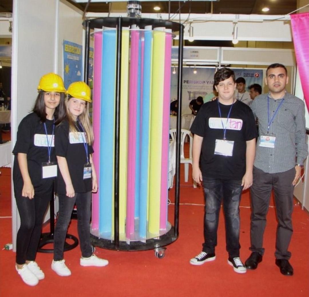 (&ouml;zel Haber) İlkokul &Ouml;ğrencileri, G&uuml;neş, R&uuml;zgar, Kar Ve Yağmurdan Elektrik &Uuml;reten Santral Yaptı