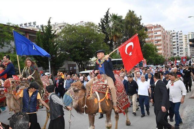 Sözlü, Temsili Yörük Göçü’ne Deve Üstünde Katıldı