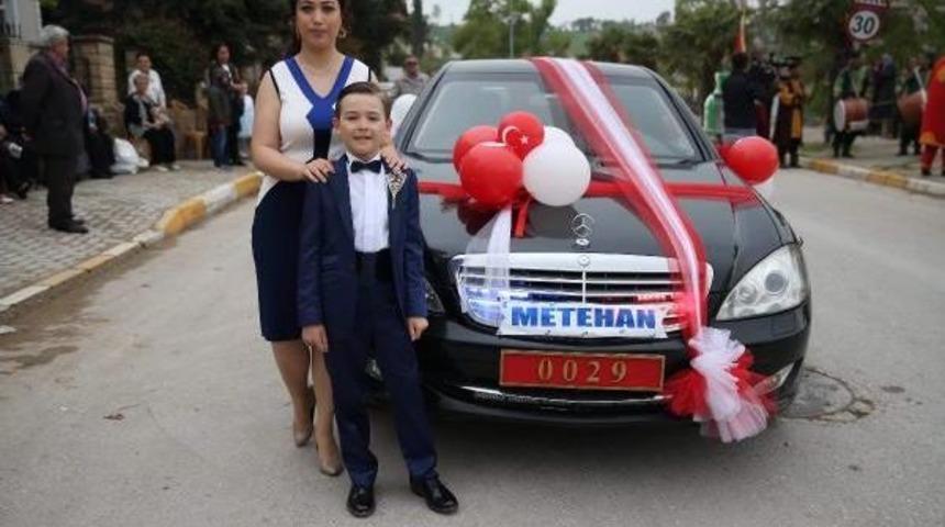 Bakan Işık'ın Makam Aracı, Şehit Oğlu I&ccedil;in D&uuml;ğ&uuml;n Aracı Oldu