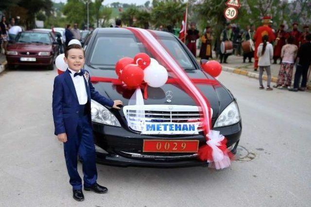 Bakan Işık'ın Makam Aracı, Şehit Oğlu Için Düğün Aracı Oldu