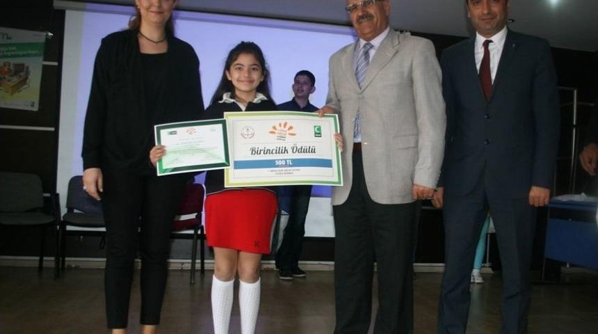 Bağımlılığın Olumsuz Etkilerini Resimle Anlattı Birinciliği Kaptı