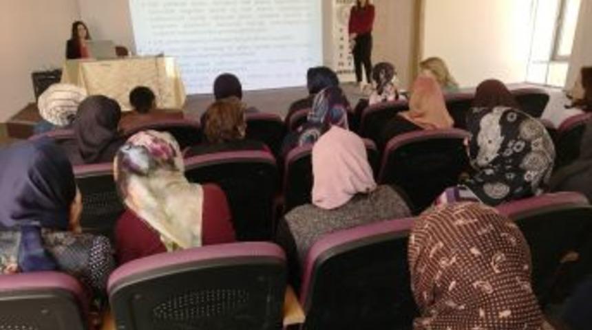 İzmitli Kadınlar Haklarını &Ouml;ğreniyor