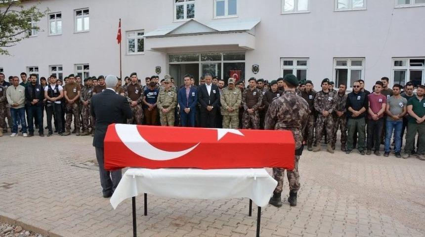 Kalp Krizi Ge&ccedil;iren &Ouml;zel Harekat Polisi Kurtarılamadı