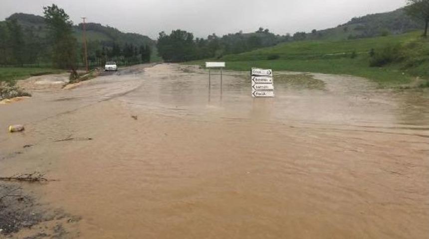 Andırın'da Yağmur Sele Neden Oldu