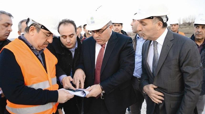 Ter&ouml;r Yıkıyor, Toki Yapıyor