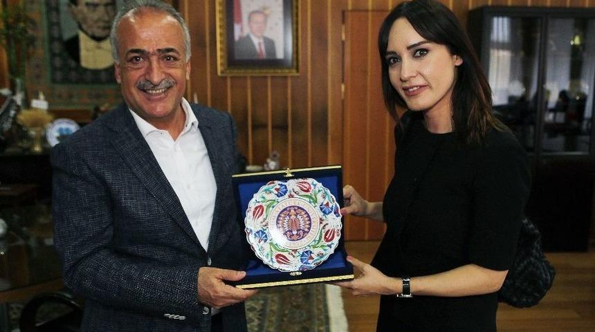 Nazlı &Ccedil;elik, Atat&uuml;rk &Uuml;niversitesinde S&ouml;yleşide Bulundu