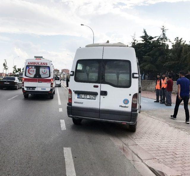 Minibüsün Çarptığı Küçük Kız “bir Şeyim Yok” Diyerek Ağladı