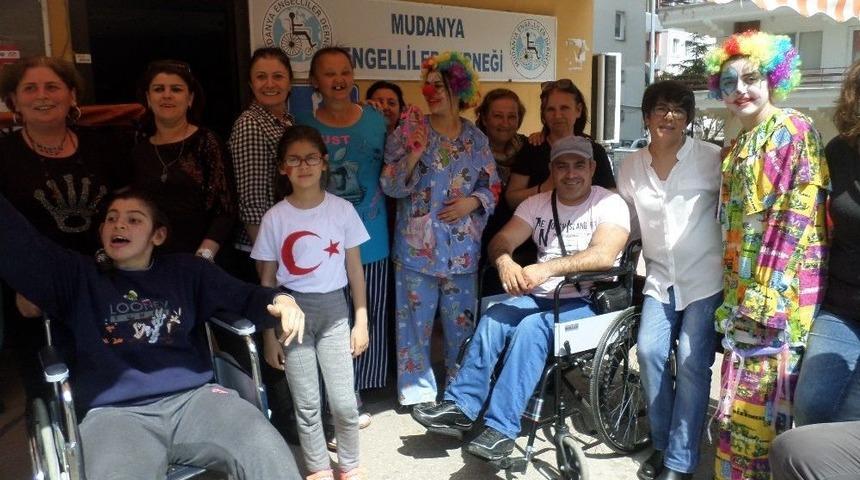 Engelliler Hıdırellezde Stres Attı