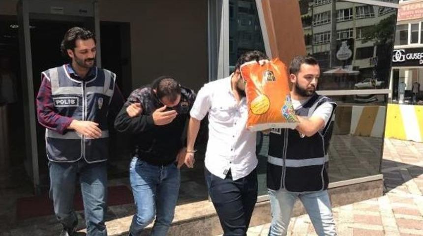 Bar Hesabı Y&uuml;z&uuml;nden &Ccedil;ıkan Kavgada 1 Kişi Bı&ccedil;akla Yaralandı