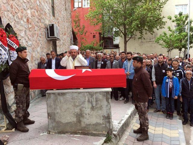 Kalp Krizinden Ölen Özel Harekat Polisi Son Yolculuğuna Uğurlandı