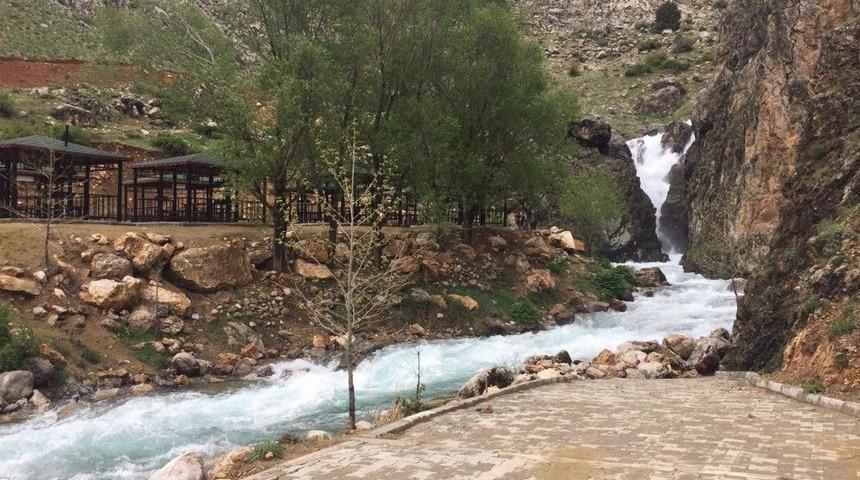 Develi De Doğa Harikası Homurlu Piknik Alanı Yaz Mevsimine Hazır