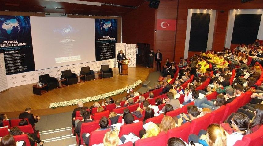 Bau&rsquo;dan Kktc Cumhurbaşkanı Akıncı Adına Burs M&uuml;jdesi