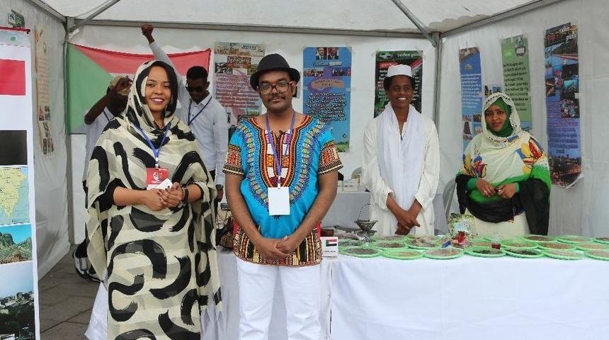 Uluslararası &Ouml;ğrenciler &Uuml;lkelerini Konya&rsquo;da Tanıtıyor