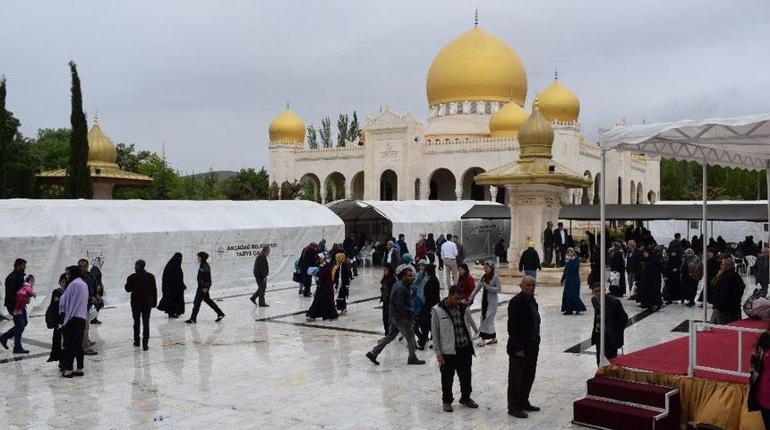 Bakan T&uuml;fenkci Ak&ccedil;adağ&rsquo;da Mevlit Programına Katıldı