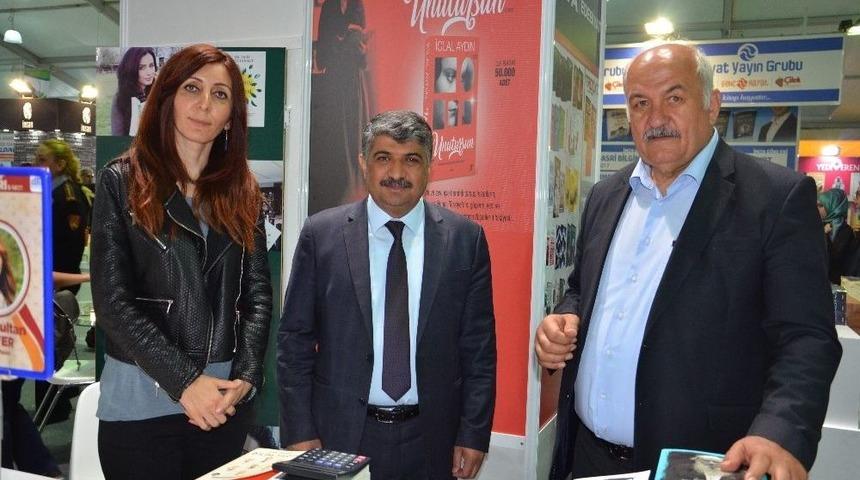 Yazar Mine Sultan &Uuml;nver Okurları İle Buluştu