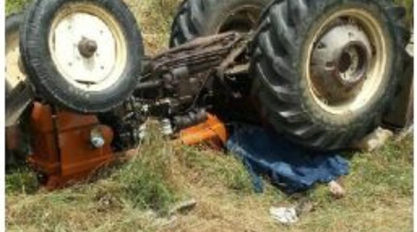 D&uuml;ğ&uuml;n Yolunda Trakt&ouml;r Devirildi: 1 &Ouml;l&uuml; 7 Yaralı