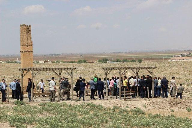 Bakan Kılıç Referandumda En Yüksek Evet Oyu Çıkan Harran’ı Ziyaret Etti