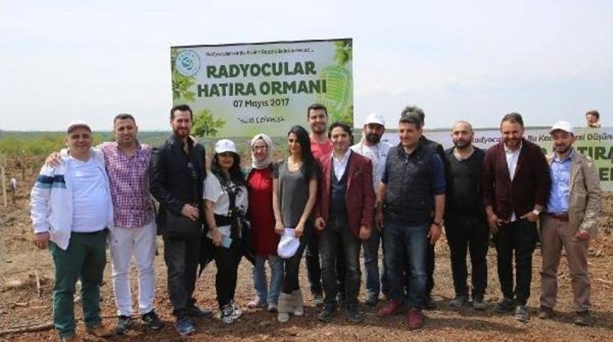 Beykoz Belediyesi D&uuml;zenledi, Radyocular Fidan Dikti