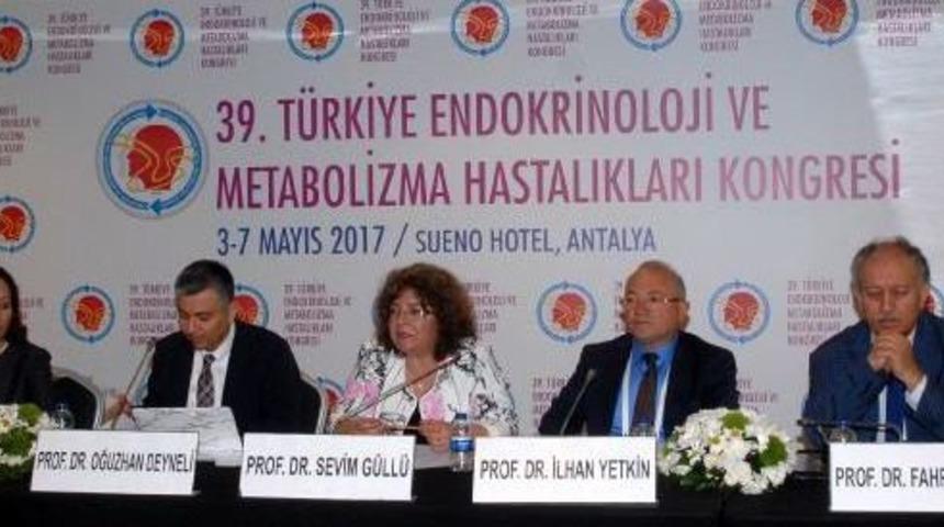 Prof. Dr. Deyneli: Giderek Şişmanlayan Toplum Haline Geldik