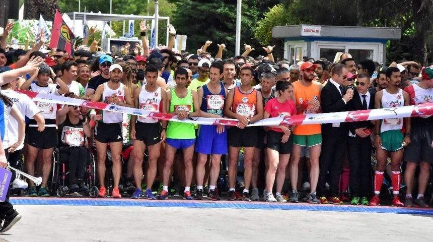 Koşamayanlar İ&ccedil;in Koştular