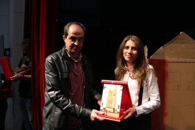 Boz&uuml;y&uuml;k&rsquo;te &Ccedil;ocuklar İ&ccedil;in &ldquo;keloğlan&rsquo;ın Becerikli Eşeği&rdquo; Sahnelendi 1