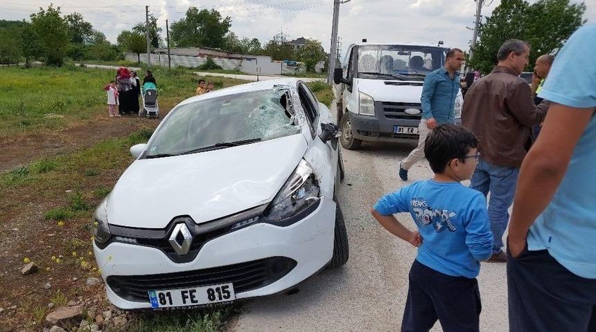3 Aracın Karıştığı Kazada Bisiklet S&uuml;r&uuml;c&uuml;s&uuml; Yaralandı