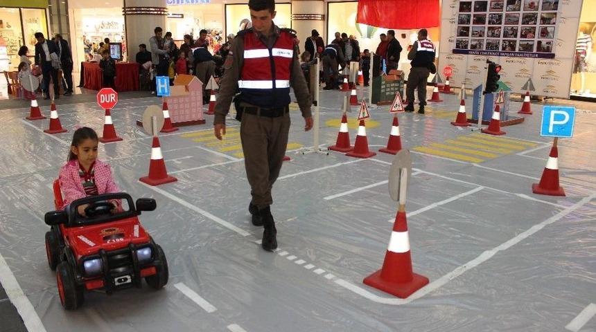 &Ccedil;ocuklar, Trafik Kurallarını Eğlenerek &Ouml;ğrendi