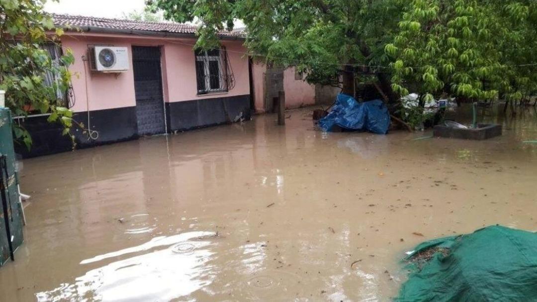Kadirli&rsquo;de Sağanak Yağış Hayatı Olumsuz Etkiledi