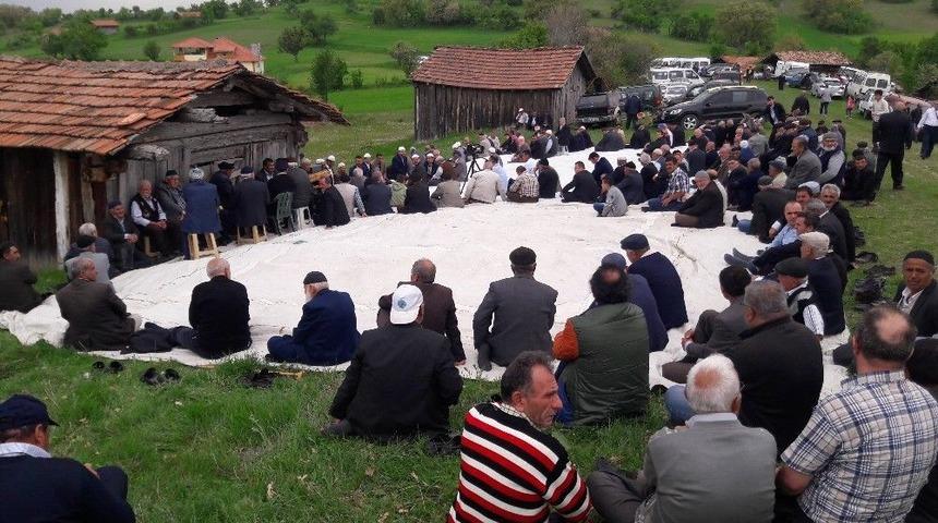 Taşk&ouml;pr&uuml;&rsquo;de Hıdırellez Şenlikleri D&uuml;zenlendi