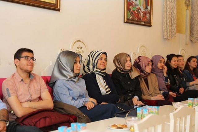 İlkadım&rsquo;da Malazgirt&rsquo;ten Dumlupınar&rsquo;a Şiir Ve T&uuml;rk&uuml; Gecesi 1