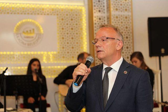 İlkadım&rsquo;da Malazgirt&rsquo;ten Dumlupınar&rsquo;a Şiir Ve T&uuml;rk&uuml; Gecesi 2