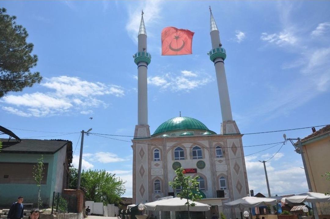 S&uuml;p&uuml;rt&uuml; Cami İbadete A&ccedil;ıldı