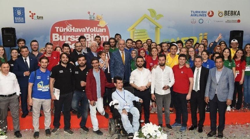 Geleceğin Kaşifleri &Ouml;d&uuml;llerini Aldı