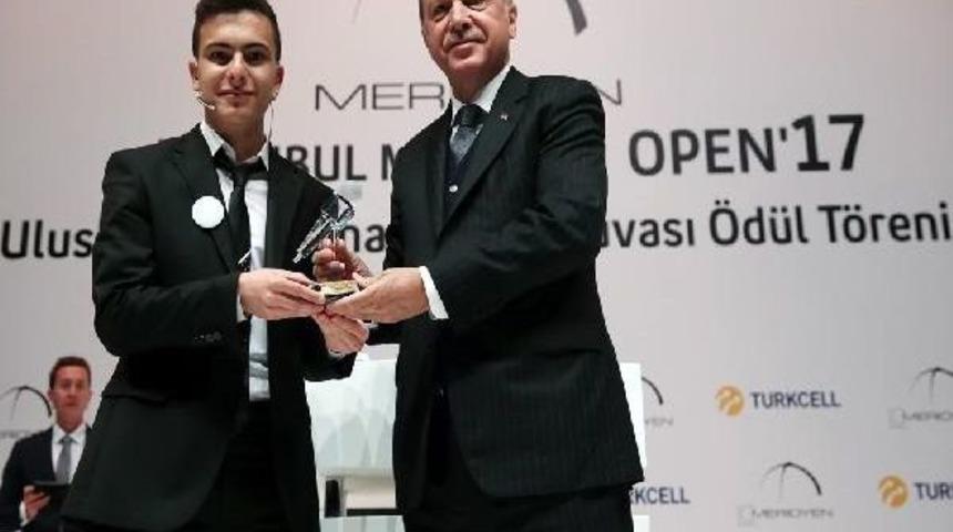 Erdoğan: Milletimiz 15 Temmuz'daki Duruşuyla Bunlara Dev Değil, Adeta Sinek Olduklarını G&ouml;stermiştir