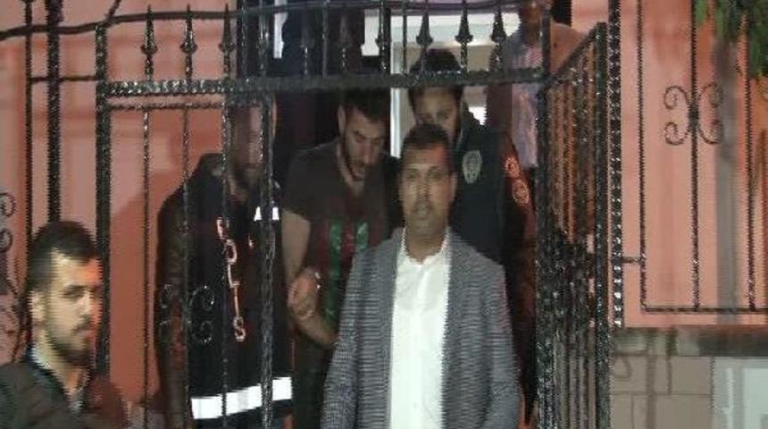 İstanbul'da &Ccedil;&ouml;pteki Bavuldan  &Ccedil;ıkan Kadın Cesedinin Ş&uuml;phelisi Yakalandı