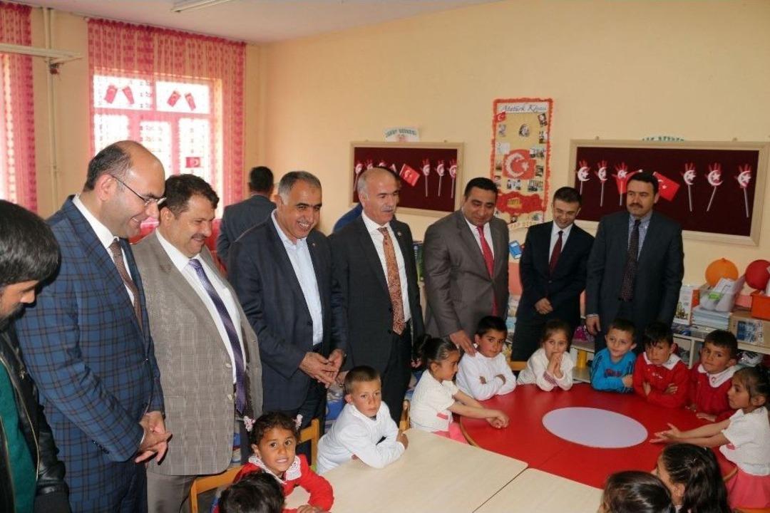 Ağrı&rsquo;da İhtiya&ccedil; Sahibi 115 &Ouml;ğrenciye Yardım Dağıtıldı