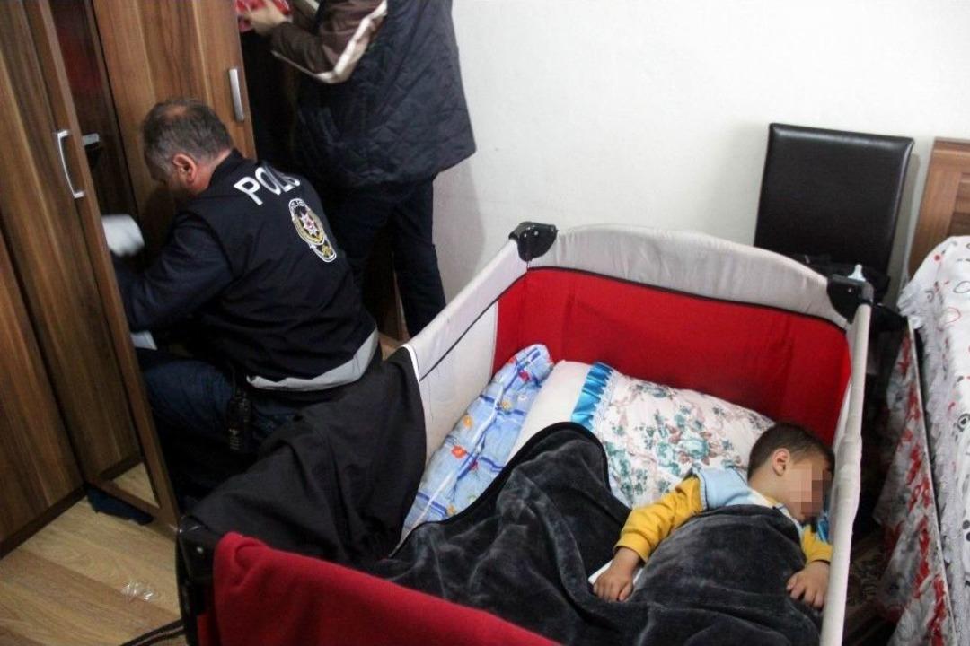 Kayseri&rsquo;de 120 Polis İle Şafak Operasyonu