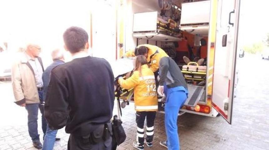 &Ccedil;orum'da Otob&uuml;s Devrildi: 1 &Ouml;l&uuml;, 38 Yaralı