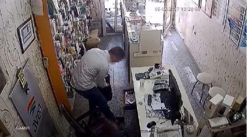 Telefon D&uuml;kkanından Hırsızlık