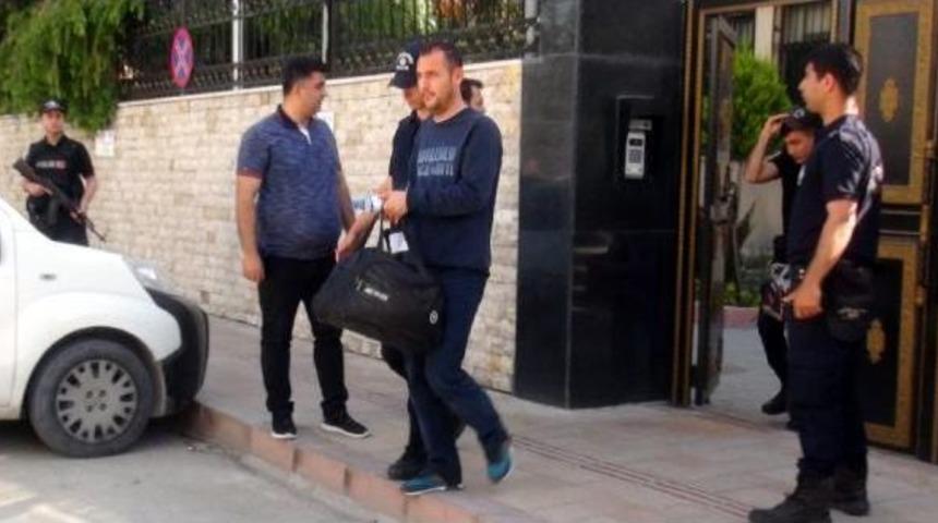Hatay'da Mahrem Imam Operasyonu: 16 G&ouml;zaltı