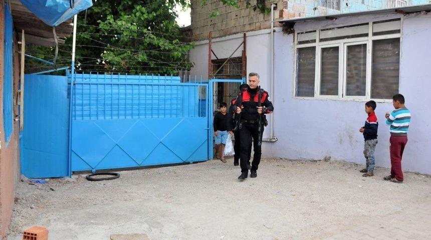 Antalya&rsquo;da Narko-sokak Operasyonu: 40 Eve Baskın